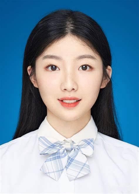 身份证照片着装指南：如何选择合适服装