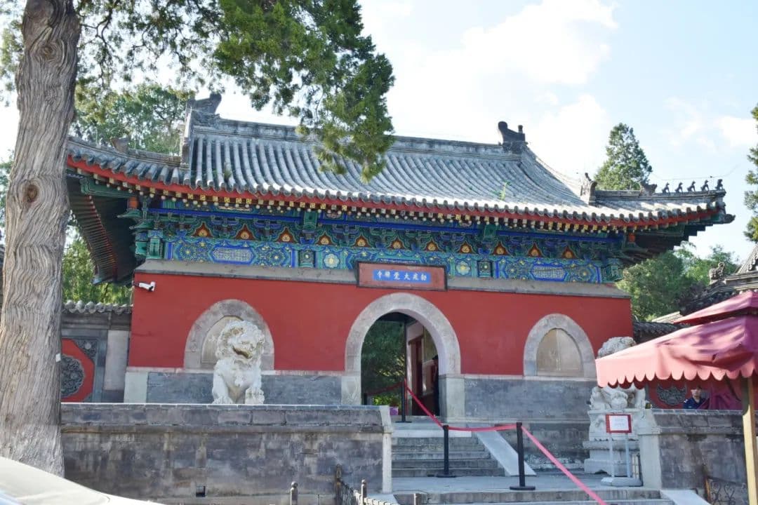 大觉寺：千年古刹，梵音依旧