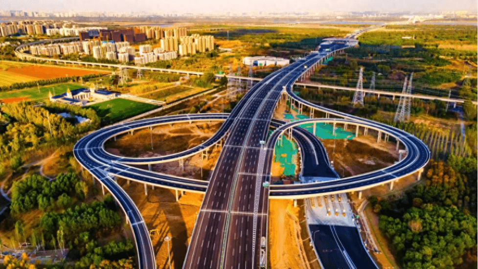8年亏损6万亿，中国高速公路过路费都去哪儿了，何时实现免费？