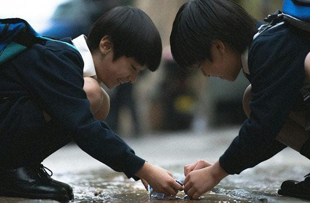 《年少日记》解析：自恋父亲与无力母亲的双重阴影