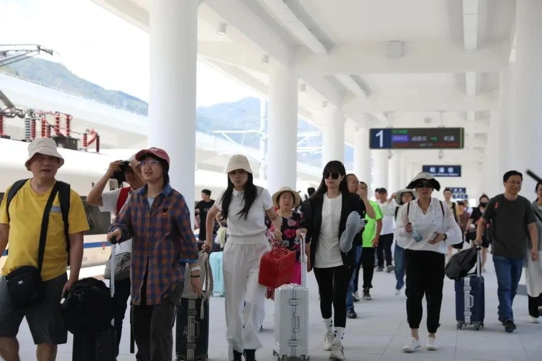 去黄龙、九寨沟，可以到松潘这样换乘