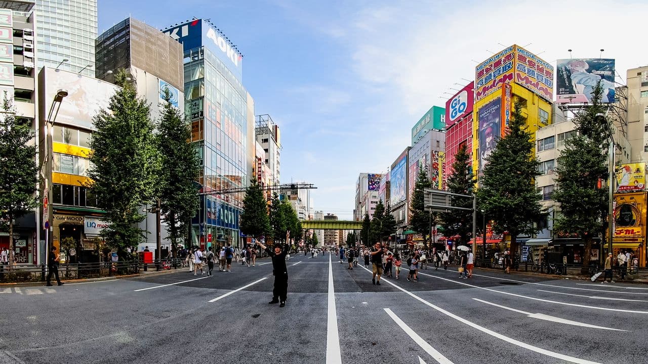 （180ºVR视频）秋叶原篇：最新家电与“萌”，吸引海外游客纷至沓来