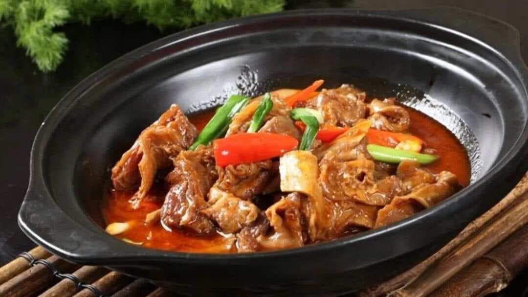 红焖羊肉教学篇：这才是红焖羊肉的正确做法，不膻不柴Q弹软嫩入味，解馋又过瘾