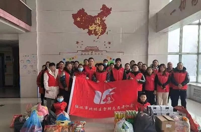致敬了不起的“她”丨当一名女性决定成为志愿者