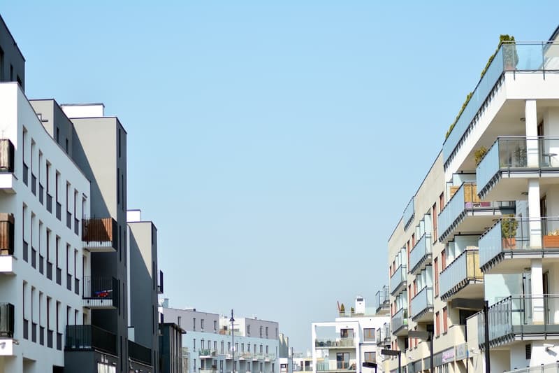 高层住宅采光好视野佳，多层住宅得房率更高