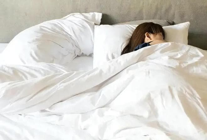 瑞典科学家研究发现：盖上厚被子睡觉，有助于改善睡眠质量