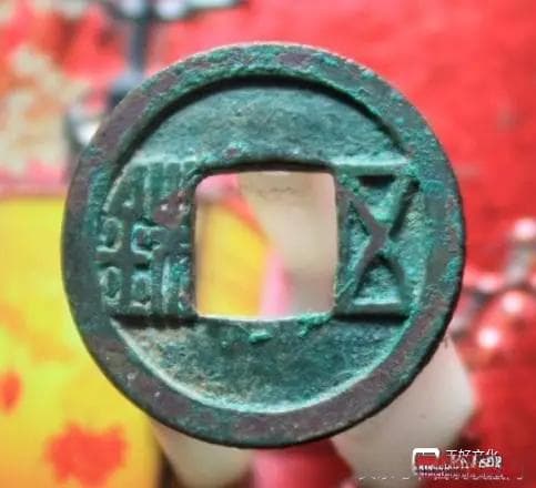 隋唐货币风云：从五铢一统到钱帛并行的金融变革
