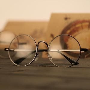 上海配眼镜哪里好？四种主流眼镜店类型全解析