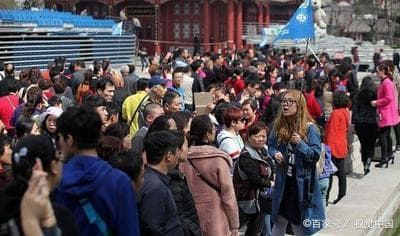 旅游跟团好还是不跟团好？选择跟团旅行的优缺点
