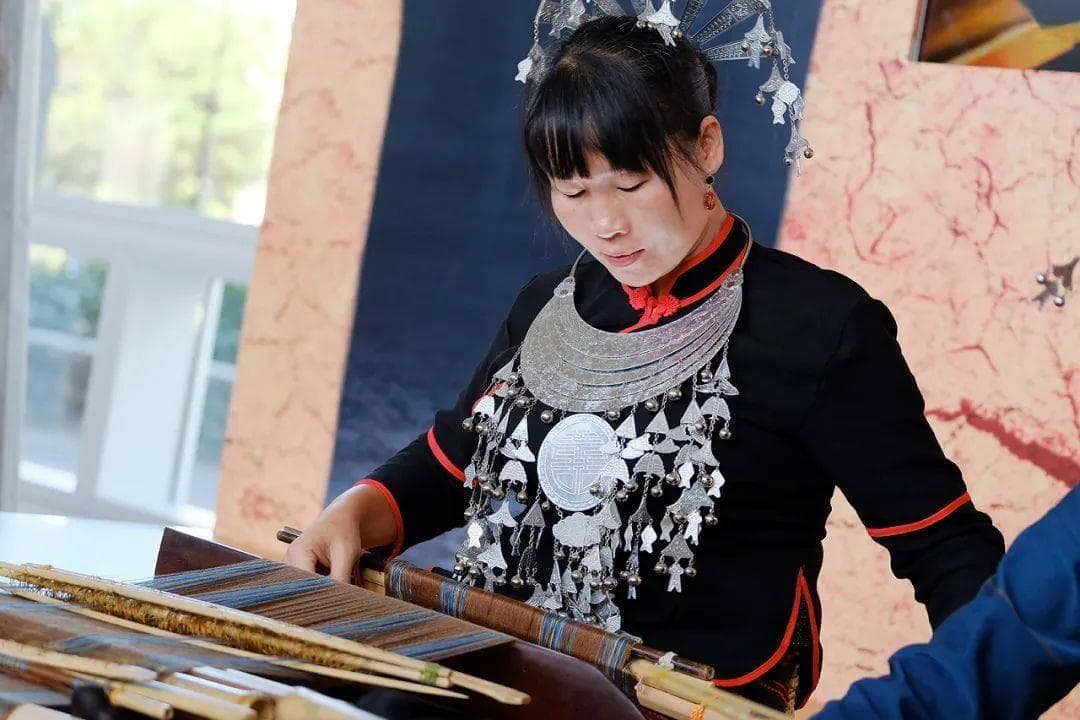 海棠同心人物风采｜非遗传承人吉菊莲：赤诚匠心织就千年文化