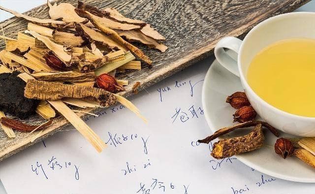 土茯苓很常见，若能搭配这3样东西，还能有效祛湿