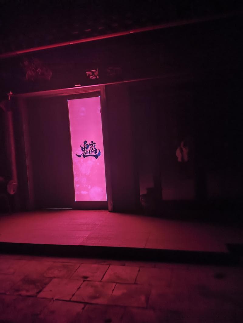 在小酒馆里，两位调酒师的自我救赎之路