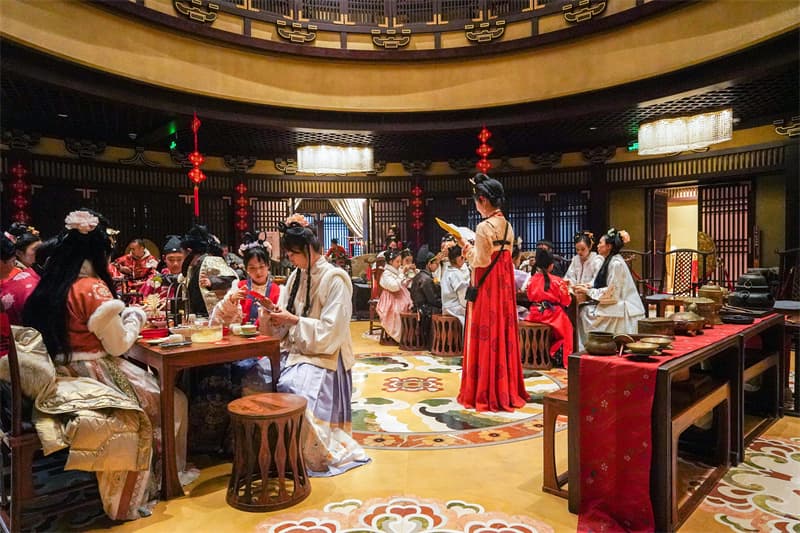 千年华服“正青春” 服章之美彰显文化底蕴