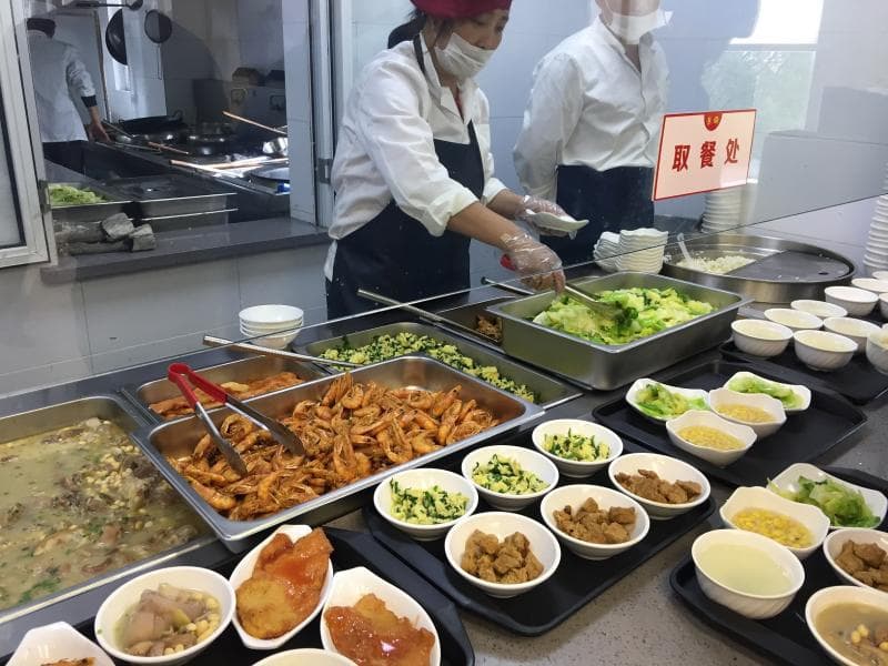 上海社区食堂：一份套餐的四种定价背后