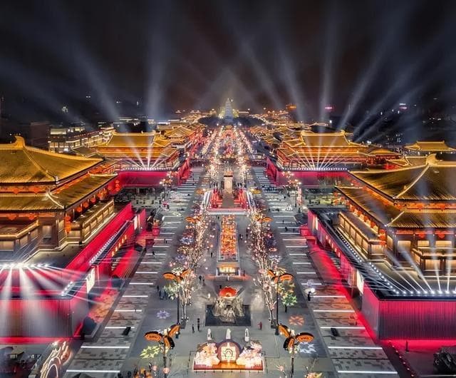大唐不夜城旅游指南：漫步古街，品味唐风唐韵