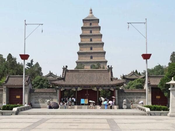西安双子塔：大雁塔与小雁塔的历史与文化