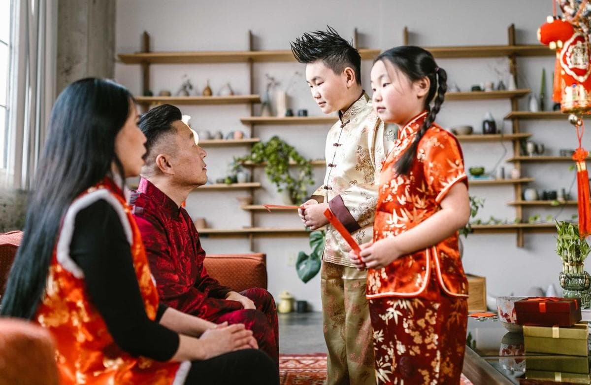 走亲戚时，有4种行为不是逗孩子，而是“不怀好意”，要及时制止