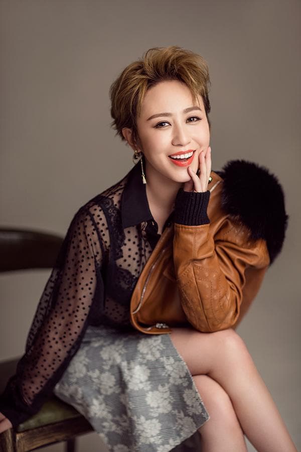 马丽：从绿叶到票房女王的逆袭之路