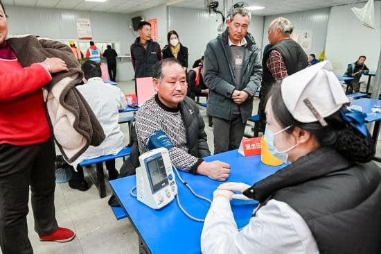 “健康关怀 热血传递” —— 建设者健康守护公益活动侧记