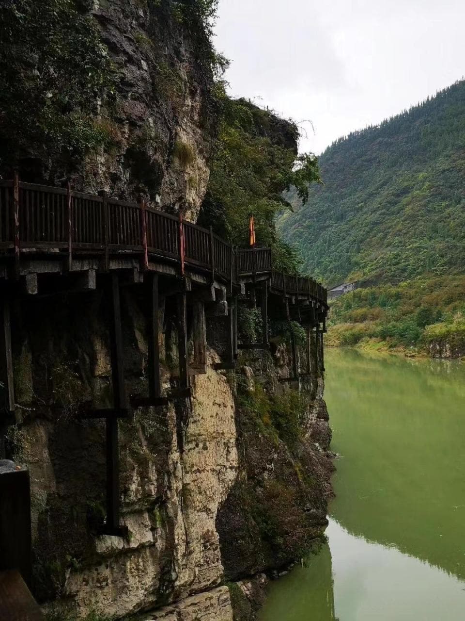 四川广元明月峡：2300年历史的“道路交通博物馆”