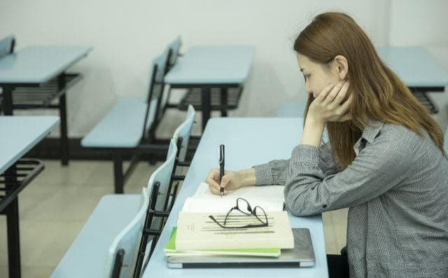 考研热门专业解析：汉语言文学专业的深造价值与机构选择
