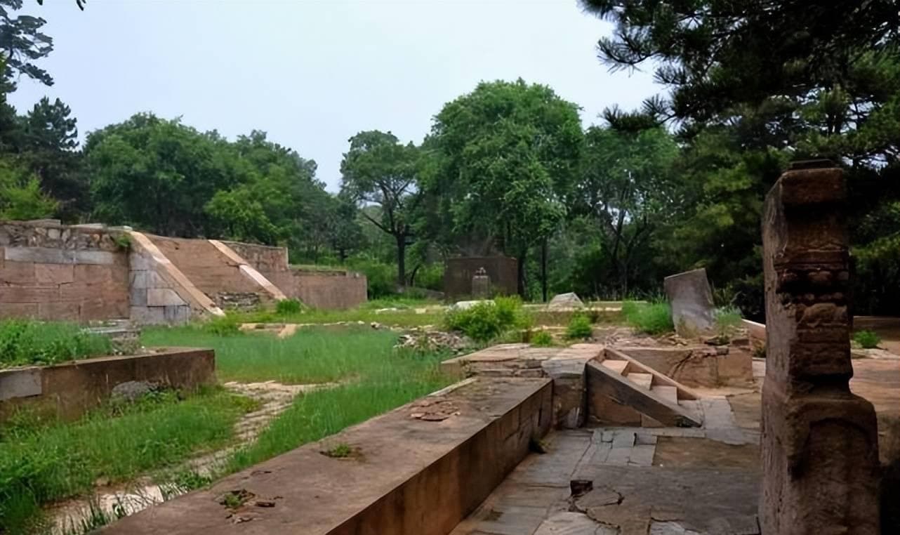 福州宋墓出土彩色鞋子，它的名字叫“错到底”，还有特殊的作用