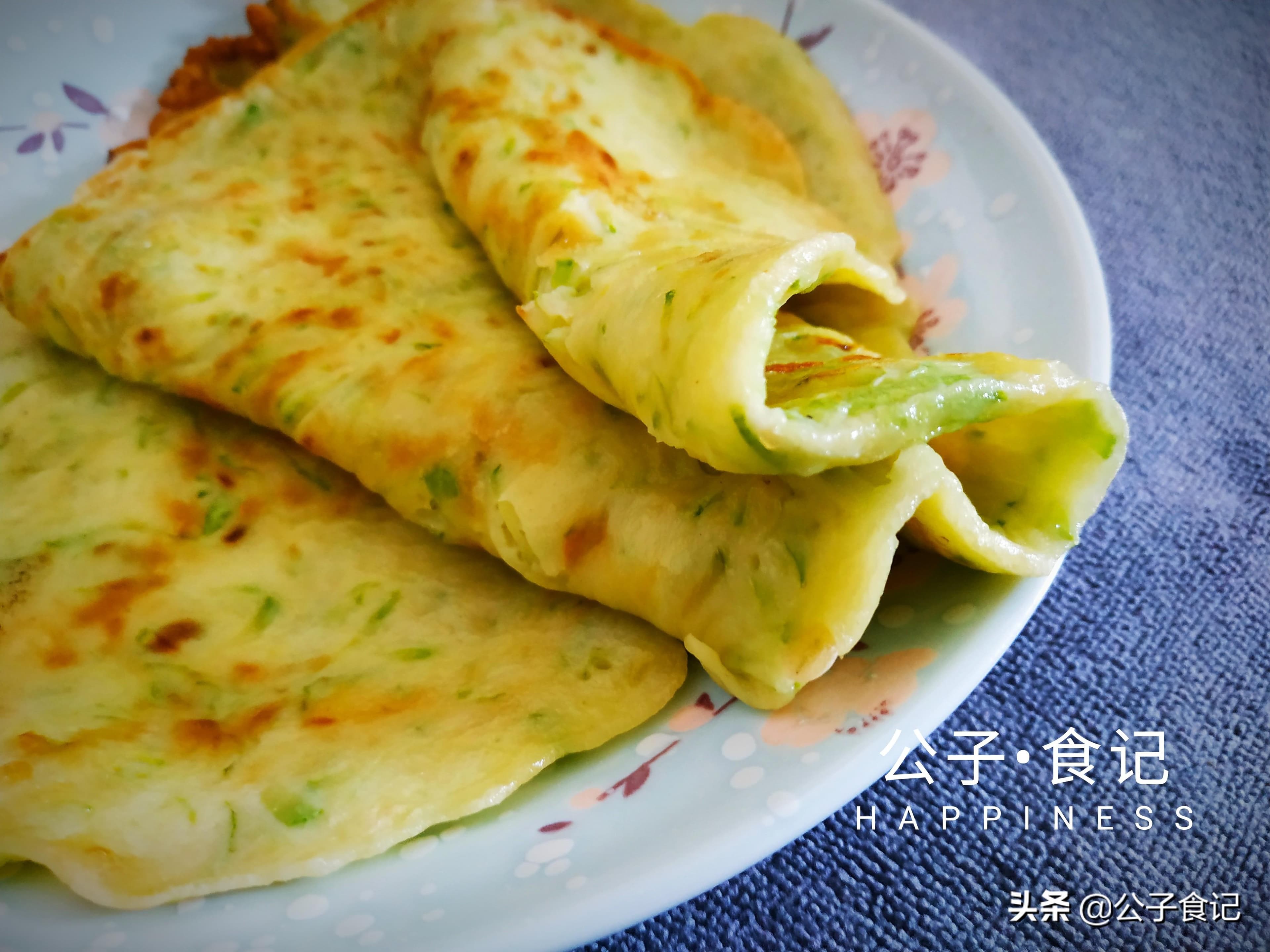 西葫芦煎饼制作教程：简单美味的早餐选择