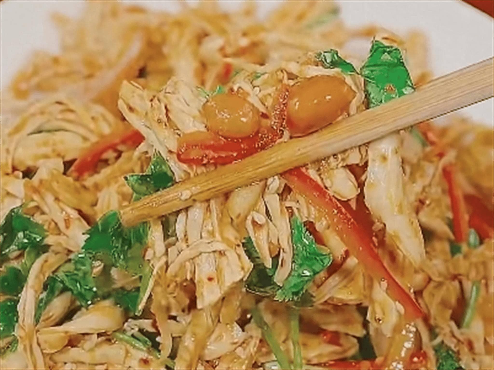 凉拌鸡丝的制作方法和配料，美味拌鸡丝，家常美味，简单又下饭
