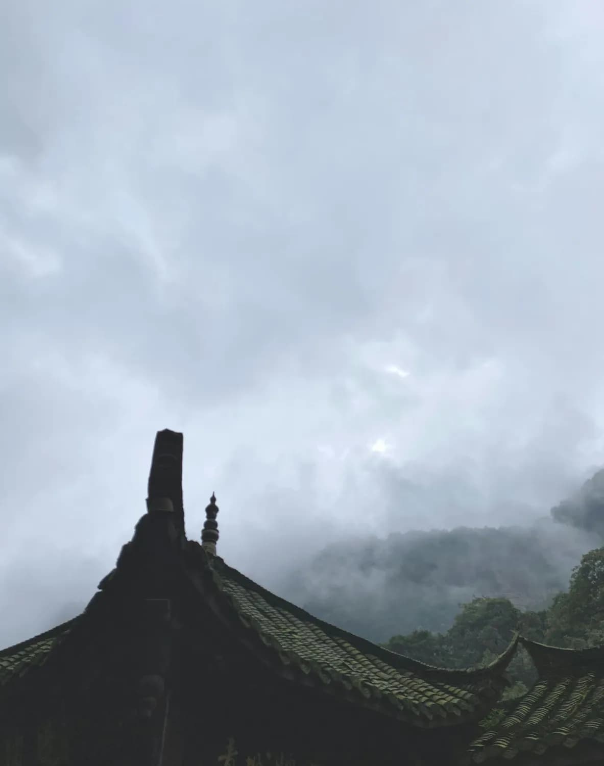 《黑神话：悟空》带火飞来峰，45元门票引发热议