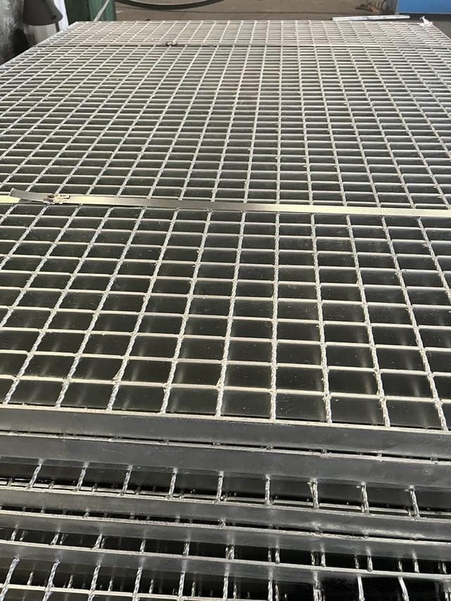 从结构到应用：钢格栅板规格尺寸与选型全攻略