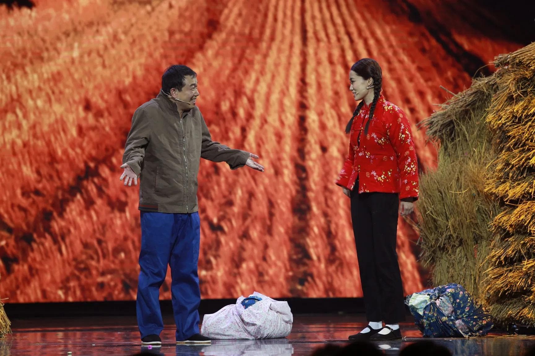 冯巩携手大潘，《返乡》再掀喜剧热潮：辽视春晚爆笑瞬间全解析