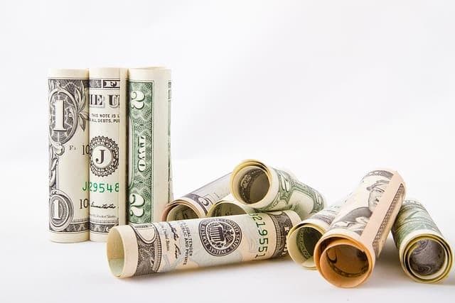 黄金价格与CPI的关系：多重因素影响下的复杂互动