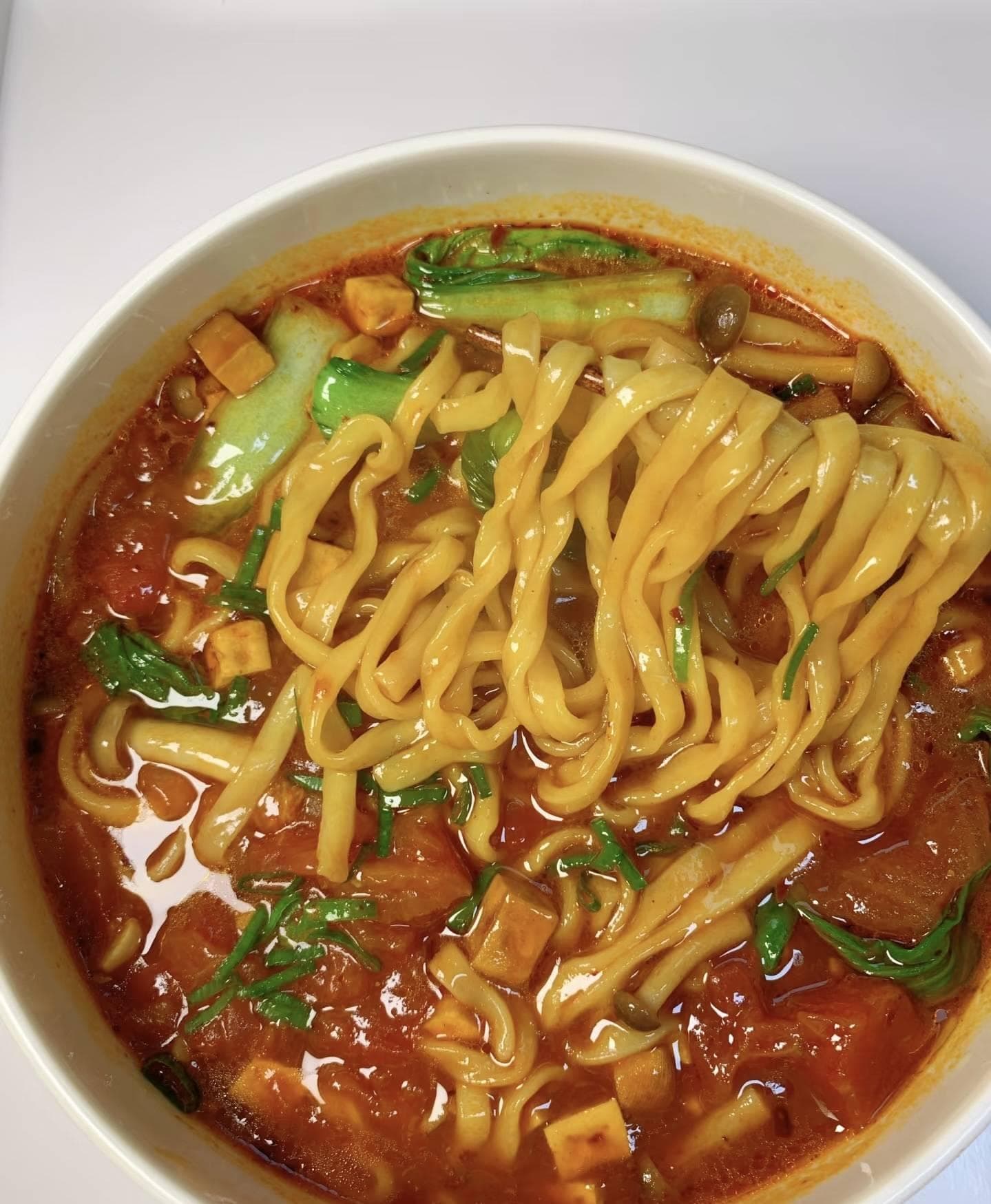 番茄菌菇烩面制作全攻略：暖心冬日里的家常美味