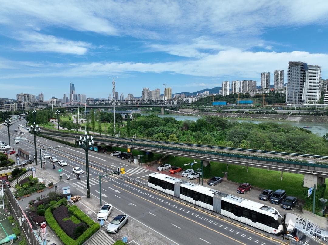 中车自主研发！宜宾智轨T2线正式通车