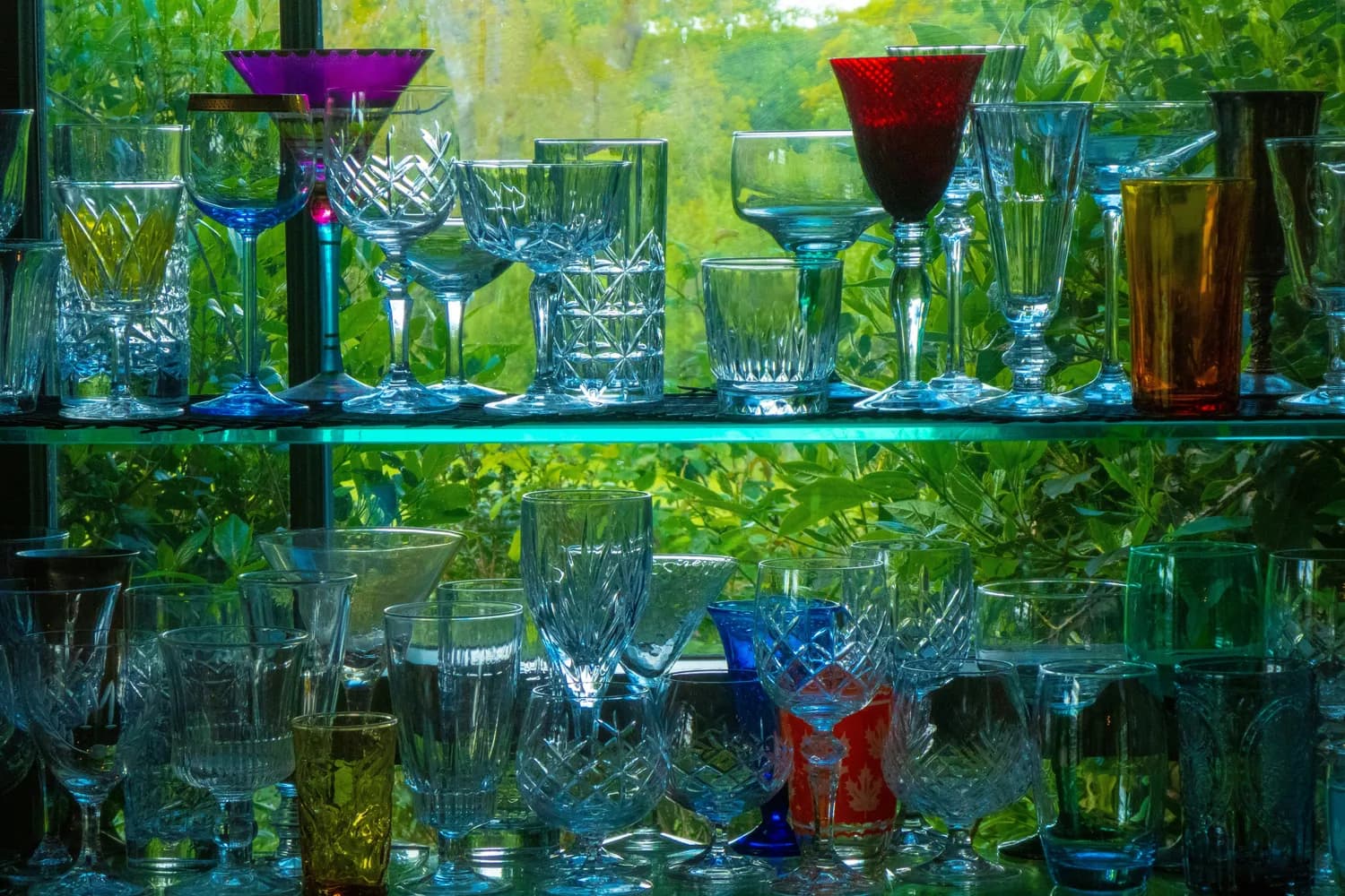 玻璃杯：喝水神器还是健康陷阱？