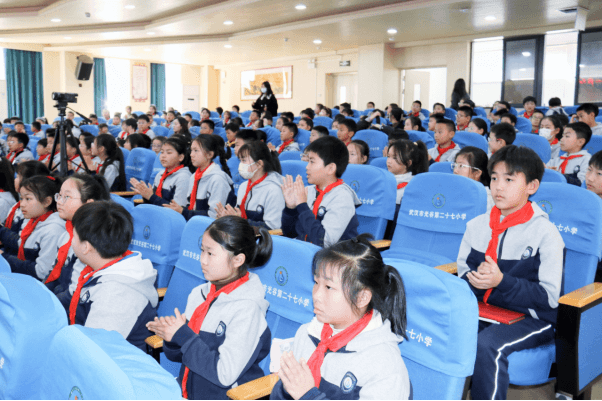 “气象万千”入课堂 小学生“触摸”云端奥秘
