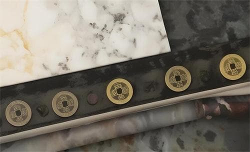 入户门压铜钱的讲究有哪些