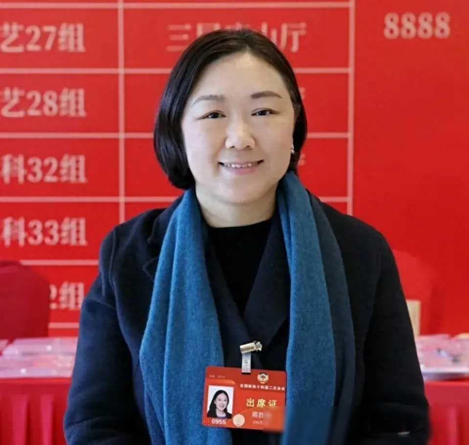 编剧蒋胜男对赵丽颖粉丝的行为表达了愤怒，引发网友热议