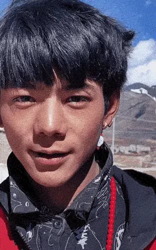 爆红4年后再看丁真：拒绝娱乐圈，选择真实生活