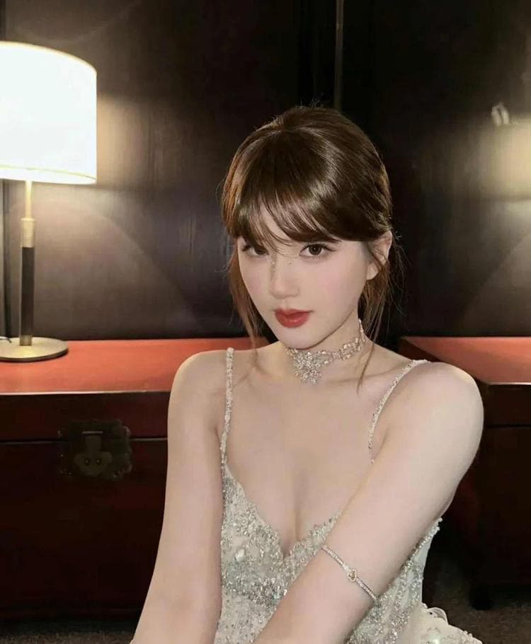 赵露思演技、营销、形象三重争议：甜美少女能否突破自我？