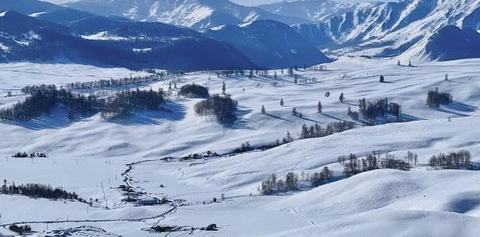 新疆禾木滑雪攻略：交通住宿、装备建议与滑雪安全全指南