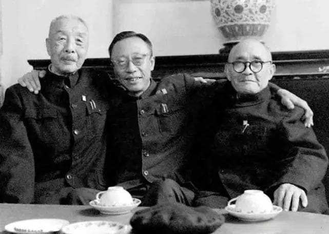 历史的留白：溥仪为何在满清十二帝画像中缺席？