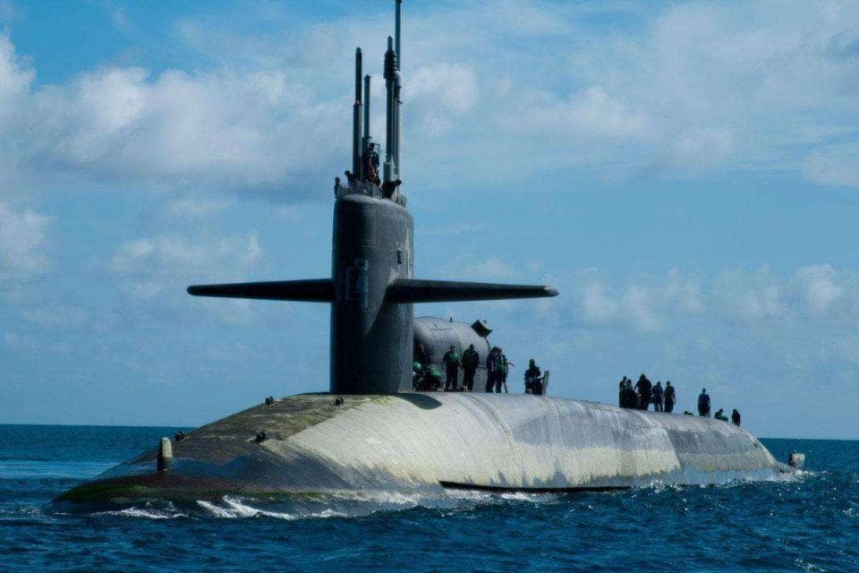 中国小型相控阵声呐来了，无人潜水器可猎杀核潜艇，前景一片光明
