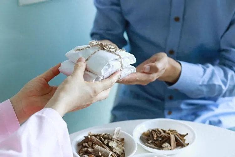 服中药期间，6类食物再馋也要忍住，否则中药相当于白喝