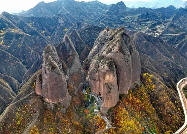 天水武山水帘洞石窟：丹崖地貌中的石窟艺术瑰宝