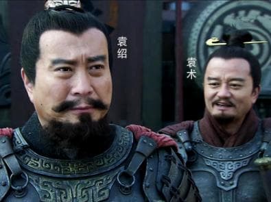 袁术为何轻视其兄袁绍：嫡庶之别与性格差异
