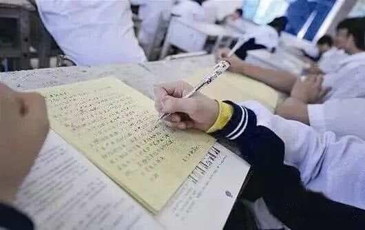 如何让人物在细节描写中鲜活