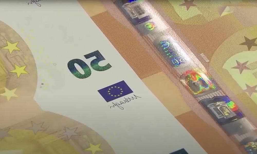 德国保守派胜选提振信心，欧元升至近一个月高位，经济增长疑虑拖累美元