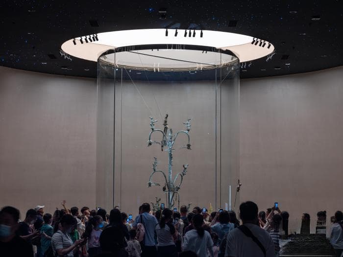 三星堆青铜神树：古蜀先民“通天梦”的现实样本