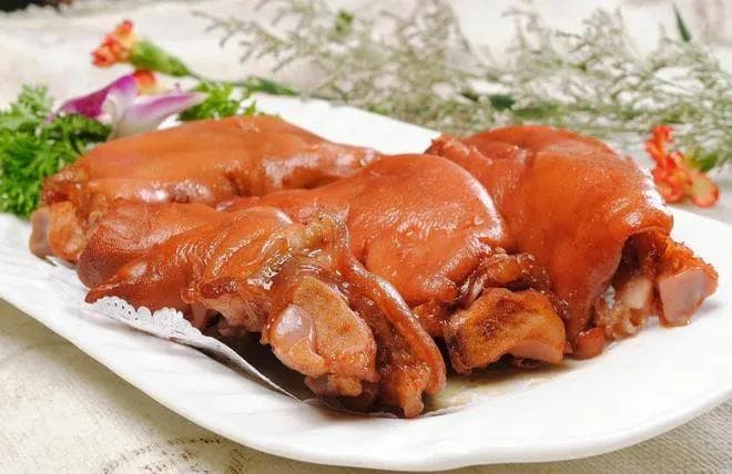 猪肘子是哪个部位？揭秘餐桌美味，猪肘子的部位与美食文化之旅！